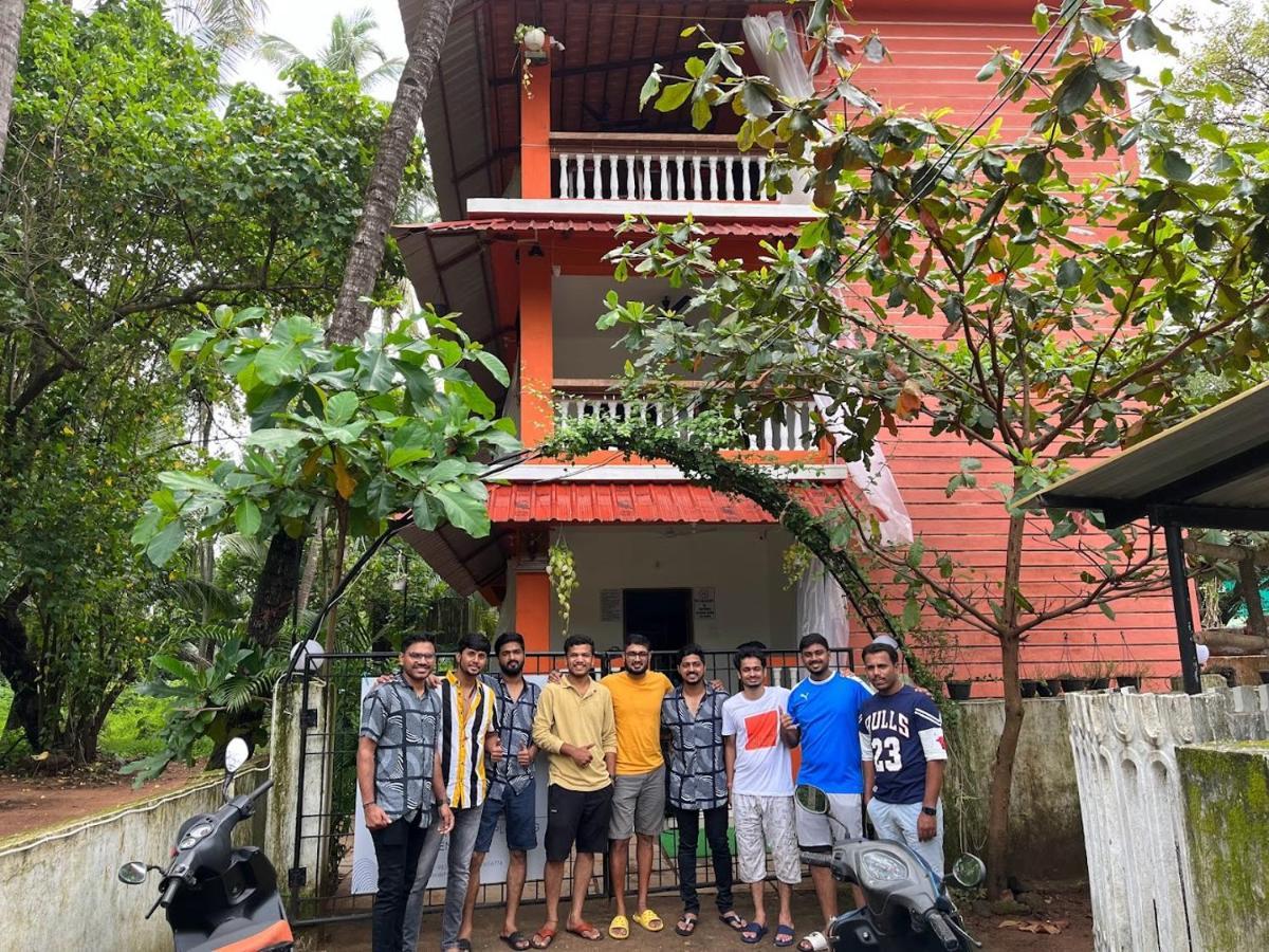 Bonds Hostel Candolim Exterior foto
